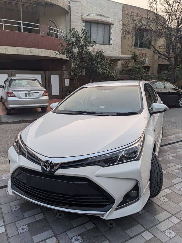 Corolla Altis 1.6x 2021 white color 8