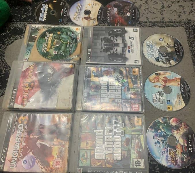 PS3 games CDs availables GTA V & Uncharted 3, & Call of duty MW2 1