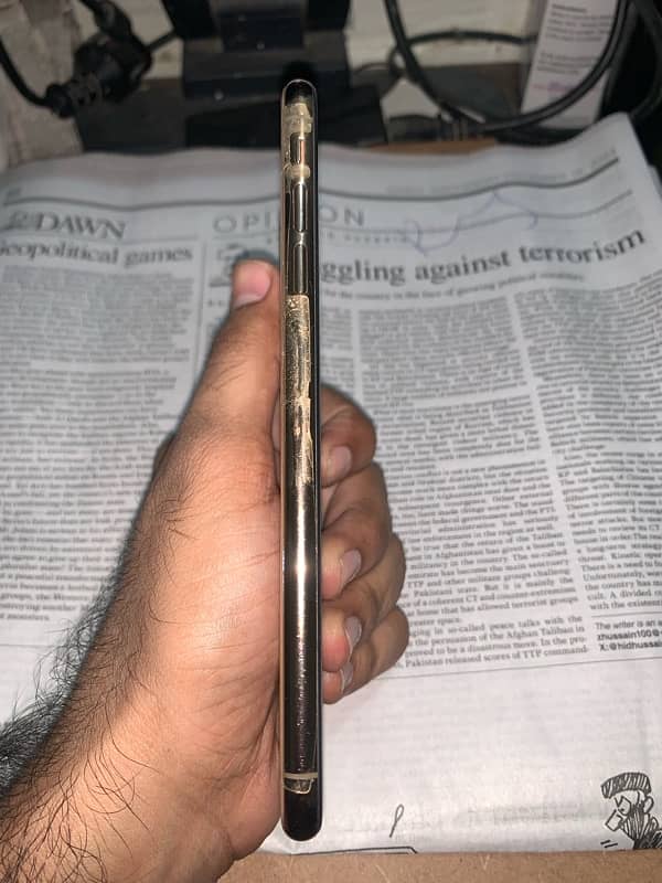 iphone xs max 256 non pta 4