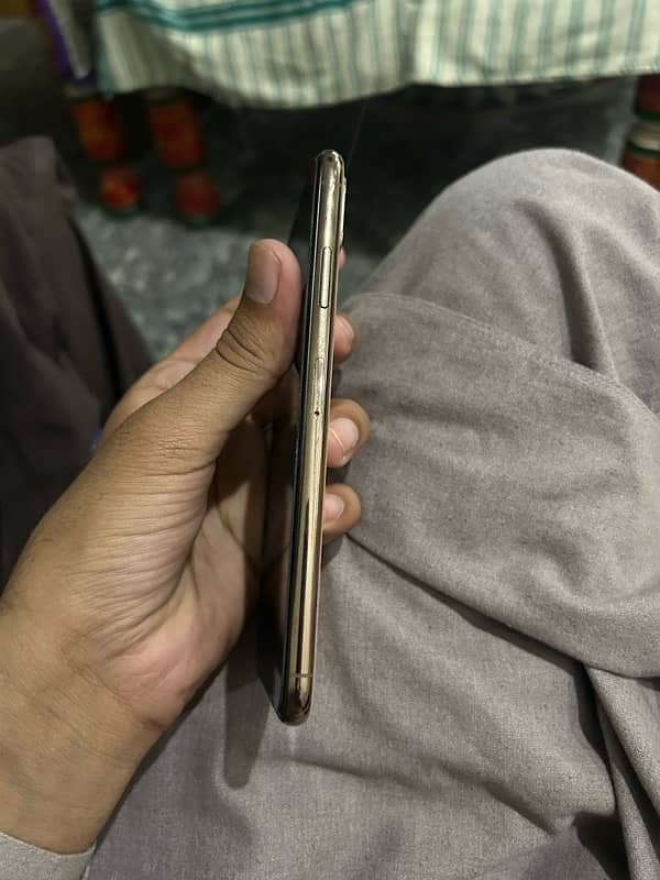 i phone xs max pta approved  512 gb 5