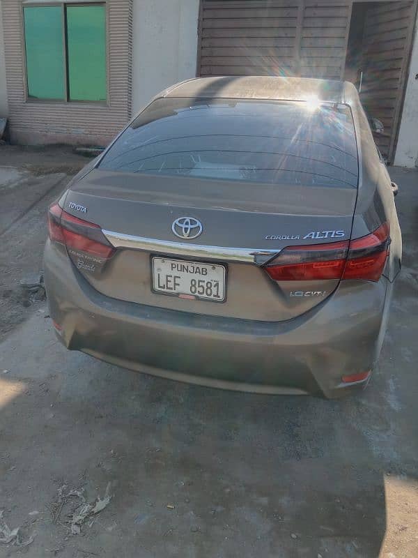 Toyota Altis Grande 2014 1