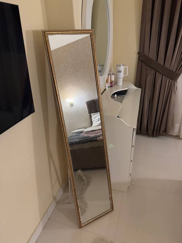 1 dresser, 2 side tables and a full length mirror 2