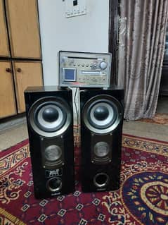 Kenwood amplifier with audionic woofers