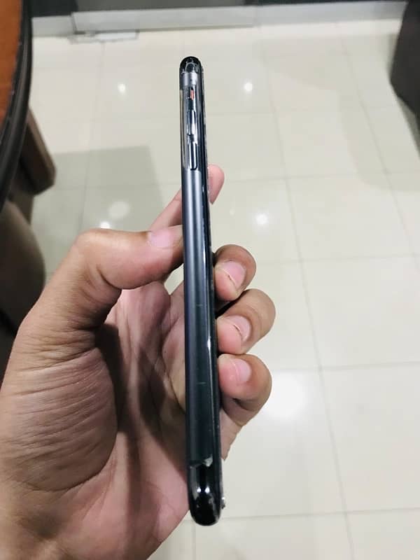 iPhone 11 Pro Max 256 Gb   Non-PTA 4