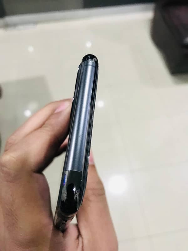 iPhone 11 Pro Max 256 Gb   Non-PTA 5