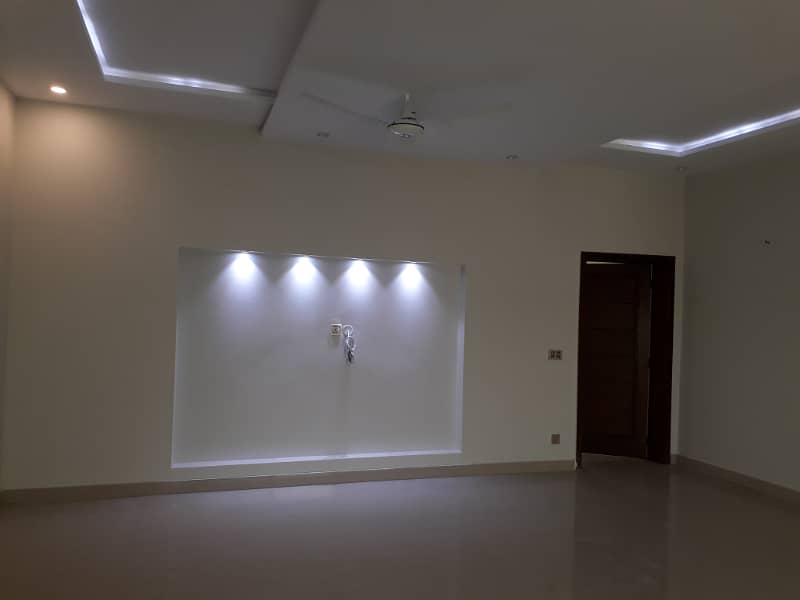 DHA 1 Kanal Ideal Upper Portion With Separate Gate For Rent In Phase 4 2