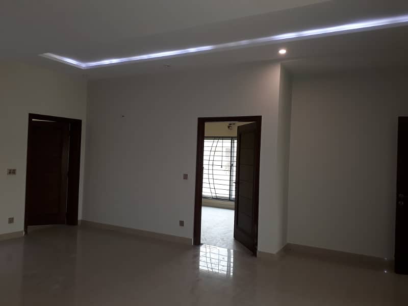 DHA 1 Kanal Ideal Upper Portion With Separate Gate For Rent In Phase 4 3