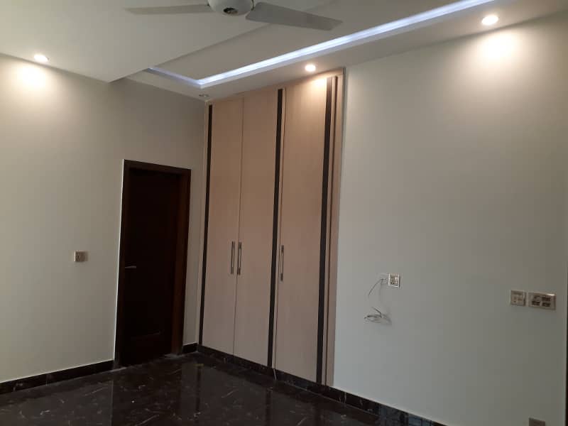 DHA 1 Kanal Ideal Upper Portion With Separate Gate For Rent In Phase 4 4