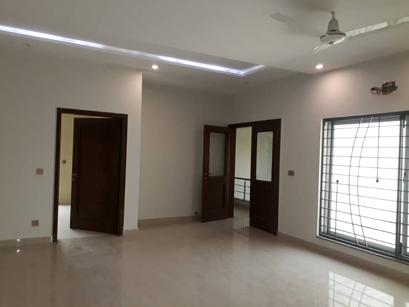 DHA 1 Kanal Ideal Upper Portion With Separate Gate For Rent In Phase 4 9