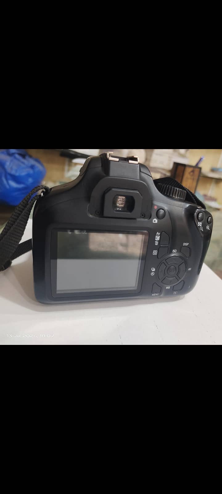 Canon D4000 3