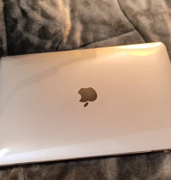 Macbook Pro M2 (A2338) 13 inches excellent condition 0