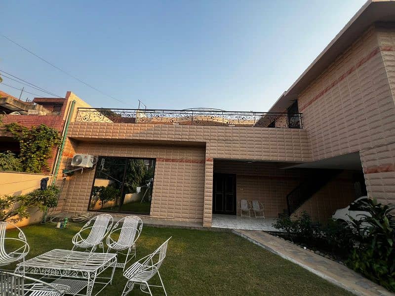 1.3Kanal Double Storey House For Sale Near Sadiq Trade Center Gulberg2 3