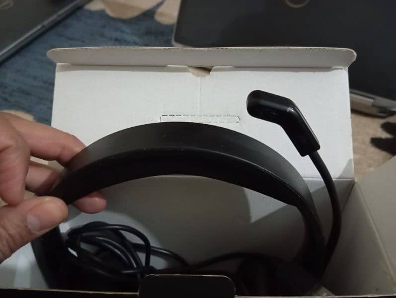 Brand new EKSA Noise Cancellation headphones. 4