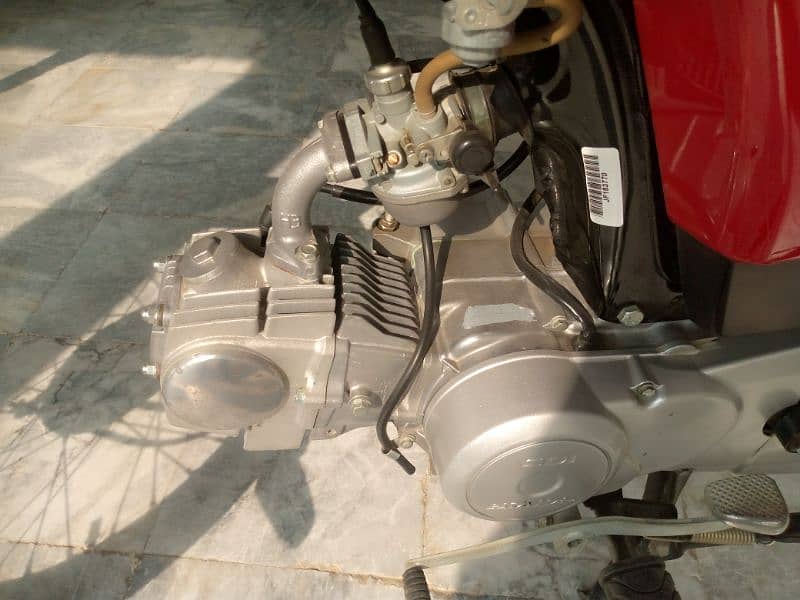 HONDA CD 70 LUSH and GENWAIN condition 2024 model . . . 4