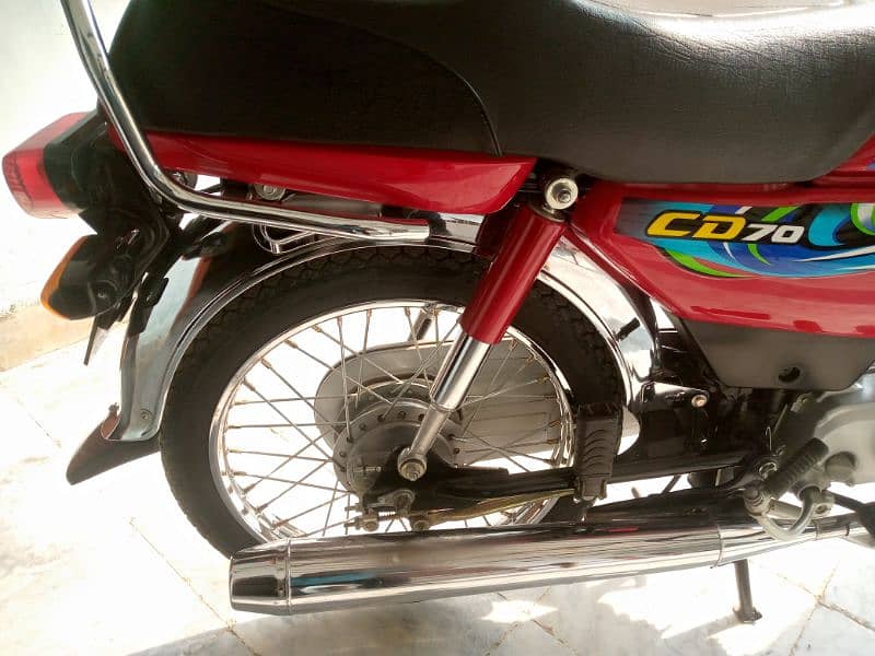 HONDA CD 70 LUSH and GENWAIN condition 2024 model . . . 6