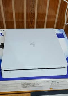 PS 4 SLIM WHITE WITH BOX AND ACCESSORIES (JAIL BREAK)