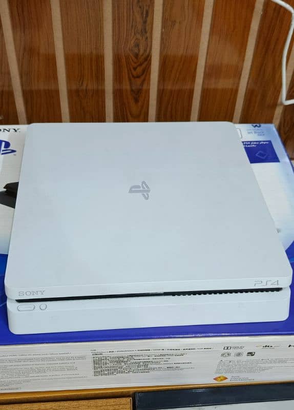 PS 4 SLIM WHITE WITH BOX AND ACCESSORIES (JAIL BREAK) 0