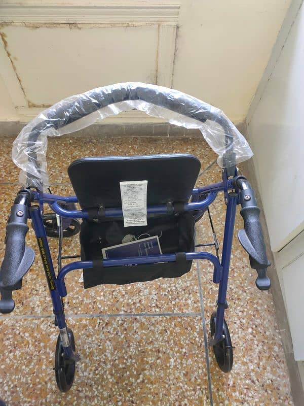 FOLDING 4 WHEEL ROLLATOR WALKER  WITH PADDED SEAT NEW UNTOUCHED 1