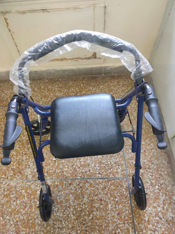 FOLDING 4 WHEEL ROLLATOR WALKER  WITH PADDED SEAT NEW UNTOUCHED 5