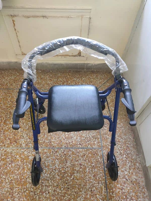 FOLDING 4 WHEEL ROLLATOR WALKER  WITH PADDED SEAT NEW UNTOUCHED 9