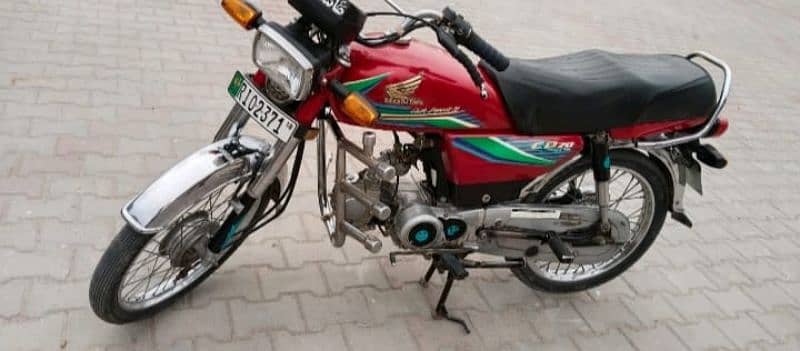 Honda CD70 BIKE For SAlE CALL Number:03207353028 1