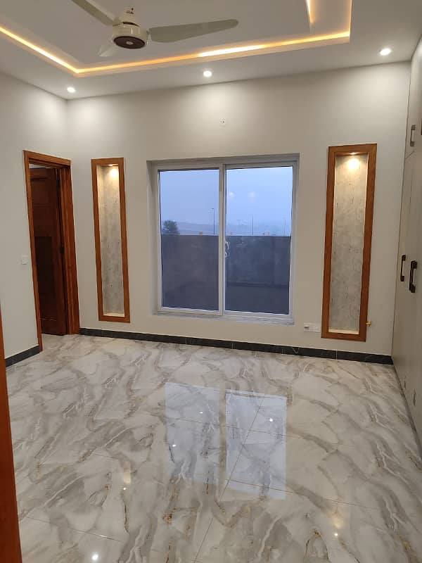 Bahria Town, Phase 8, 10 Marla Double Unit House 5 Beds With Attached Baths Outstanding Location On Investor Rate 12