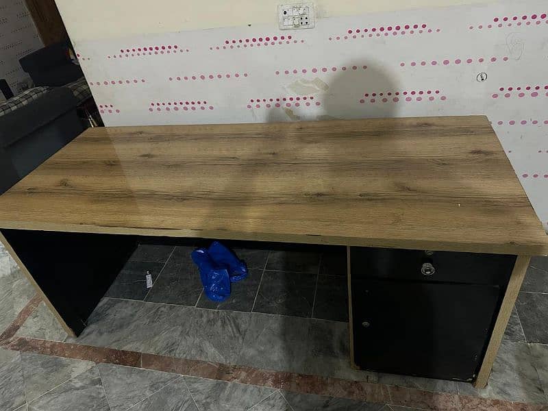 Table for sale at responsible price 1