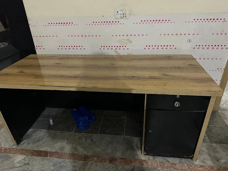 Table for sale at responsible price 8