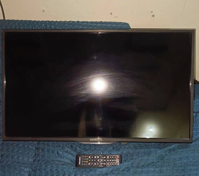 LED 32 inches screen 0