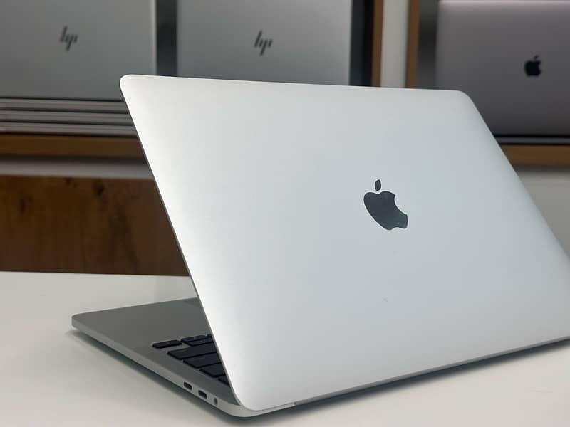 MACBOOK PRO 2020 !! 13-inch  !! CORE-i7 !! 32 GB RAM !! 512 GB SSD 0