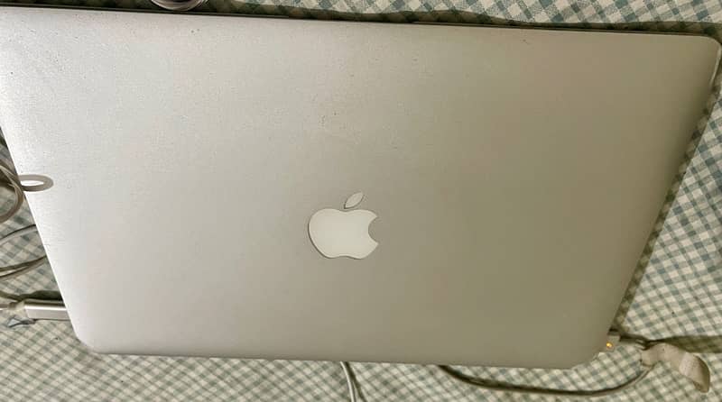 MacBook Air 2015 DualCore i5 8GB Ram 4