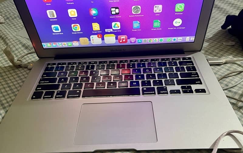 MacBook Air 2015 DualCore i5 8GB Ram 5