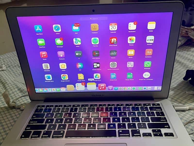 MacBook Air 2015 DualCore i5 8GB Ram 0