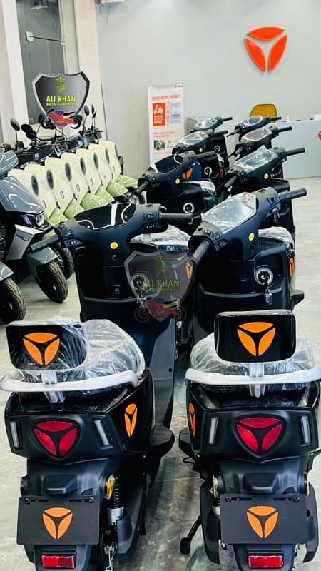 YADEA M3 EPOC G5 T5 RUBIN EZ EV SCOOTER SCOOTY AUTOMATIC MALE FEMALE 4