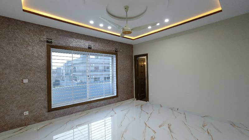 Bahria Town Phase 8 10 Marla Designer House Perfectly Constructed Outclass Location Outstanding View On Investor Rate 22