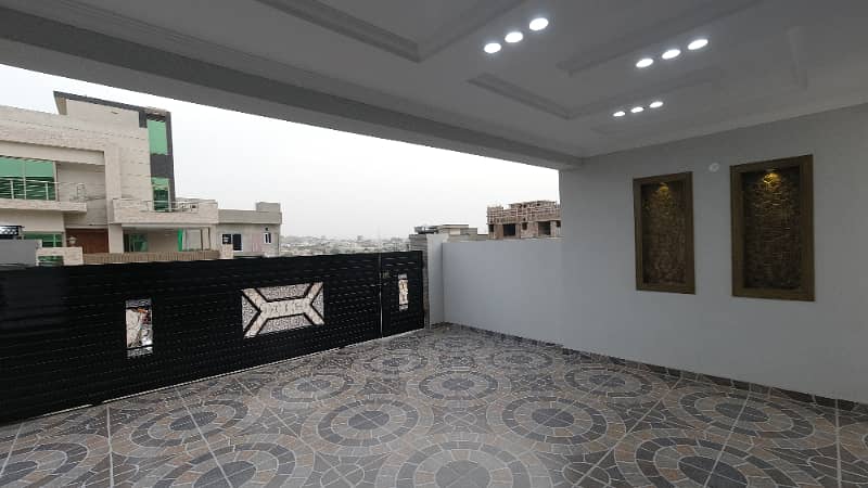 Bahria Town Phase 8 10 Marla Designer House Perfectly Constructed Outclass Location Outstanding View On Investor Rate 32