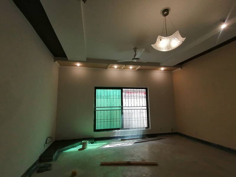 DHA 1 Kanal Very Stylish Lower Portion For Rent In Phase 5 5