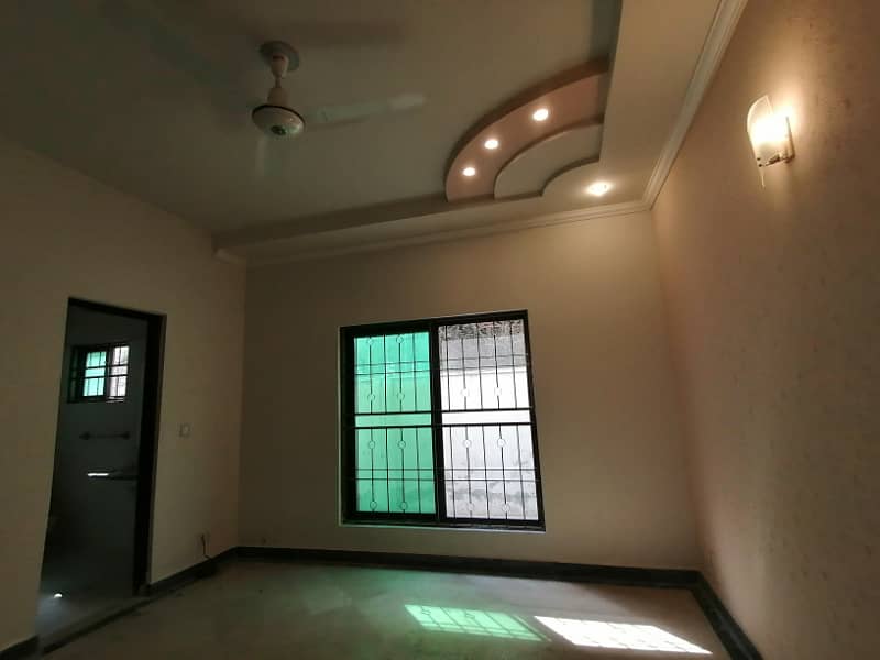 DHA 1 Kanal Very Stylish Lower Portion For Rent In Phase 5 11