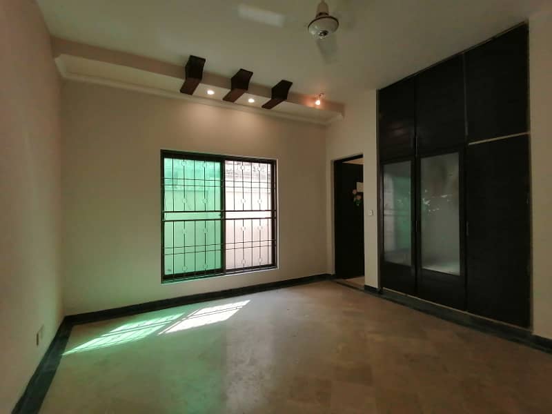 DHA 1 Kanal Very Stylish Lower Portion For Rent In Phase 5 15