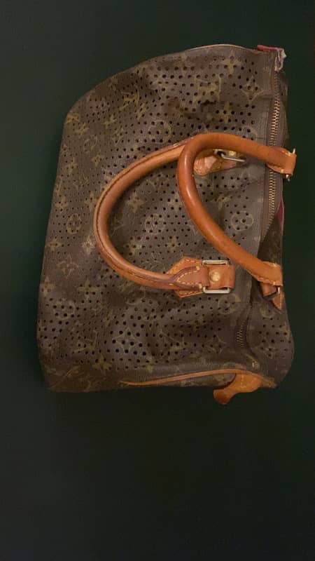 AUTHENTIC LOUIS VUITTON SPEEDY BAG 1