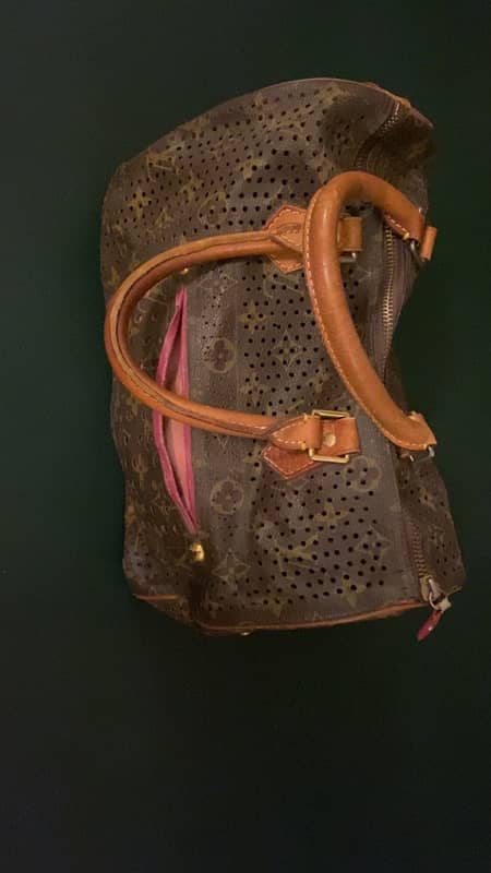 AUTHENTIC LOUIS VUITTON SPEEDY BAG 2