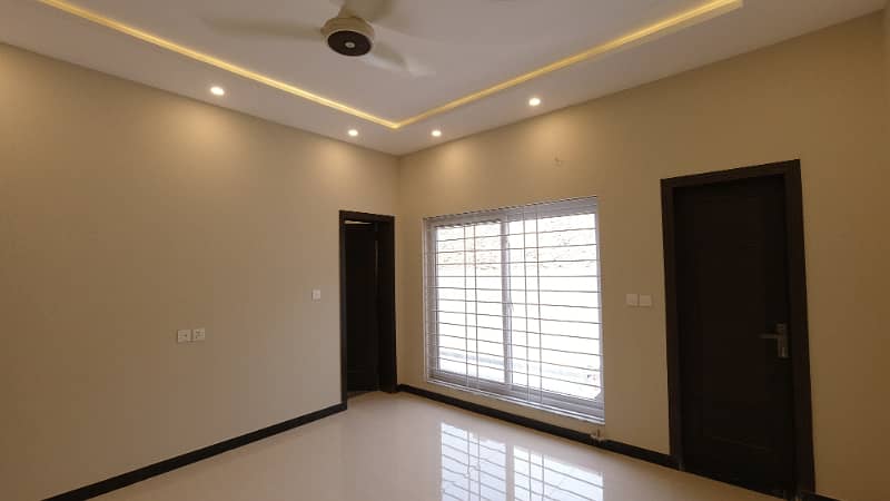 A Prime Location House At Affordable Price Awaits You 16