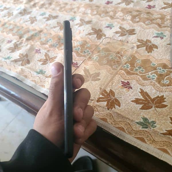 one plus 9 pro 8+4 256 GB lush condition approved 6