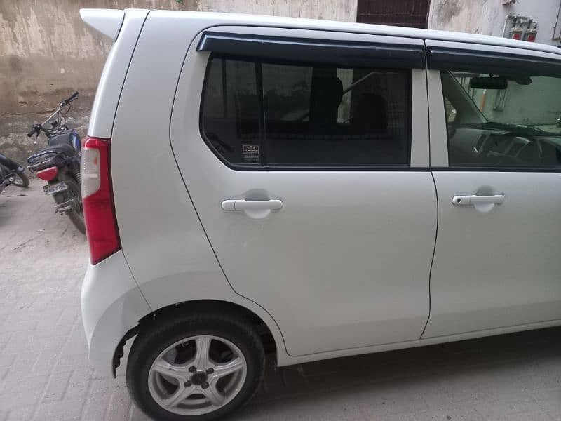 Suzuki Wagon R 2015 3