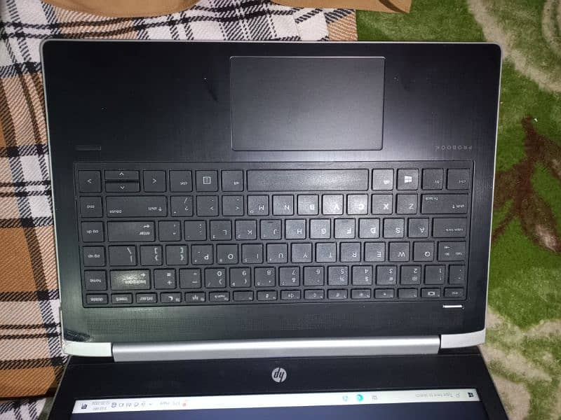 HP ProBook 430 G5  _ core i5 , 8th generation -  16 gb ram ; 25 gb ssd 1