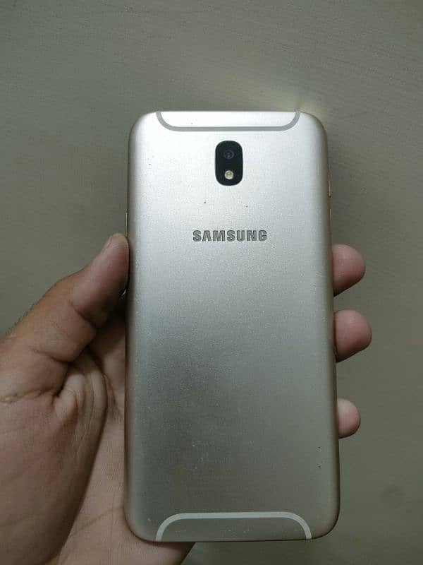 Samsung Glaxy J7 pro 2 32 memory mobile and chrger no box but no issue 5