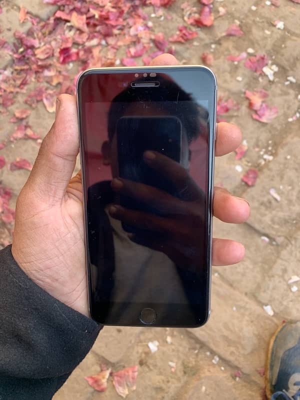 IPhone 6s Plus 128gb in Orignal Condition 4