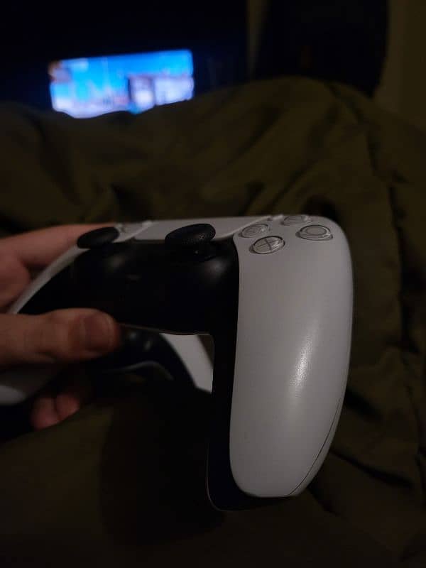 ps5 controller slightly used 10/10 condition 1