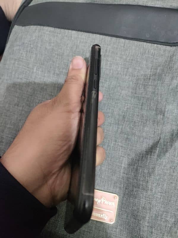 Redmi note 8 , 4 ram 64 storage. condition good 4