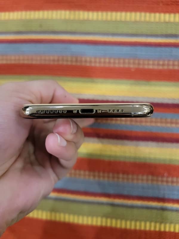 iPhone 11 Pro Max 256GB Gold PTA Approved 5